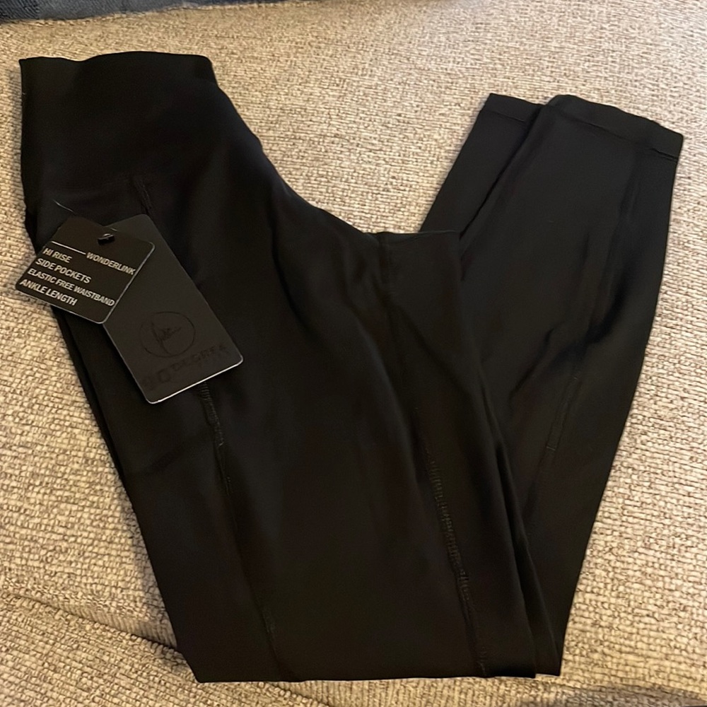 New 90 degrees high rise legging size XS